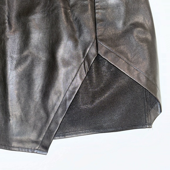 Choies Black Asymmetrical Mini Skirt - Picture 5 of 8